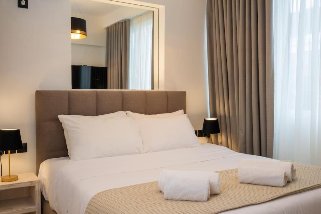 Dema Luxury Suites - Perikleous E6 Athens Exterior photo