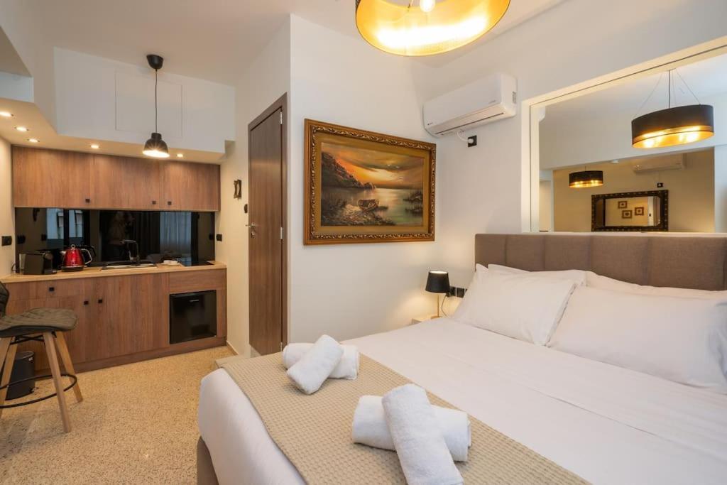 Dema Luxury Suites - Perikleous E6 Athens Exterior photo